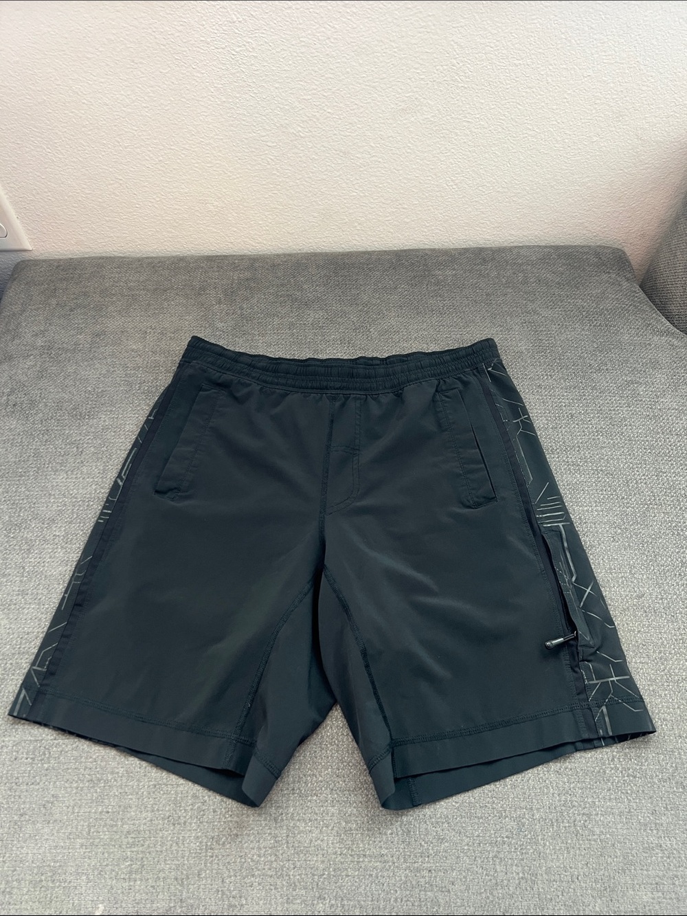 lululemon athletica Black Men's Athletic Shorts with Geometric Side Detail